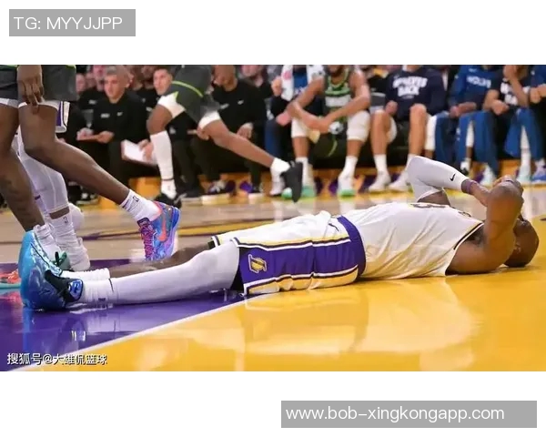 杰弗森调侃詹姆斯假摔技巧欠佳笑称实在太搞笑了