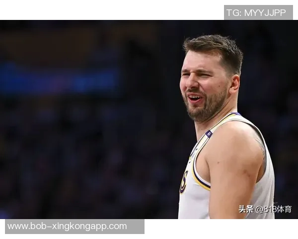 东契奇表现出色场均283分带领球队连胜六场创佳绩 东契奇表现出色场均283分带领球队连胜六场创佳绩